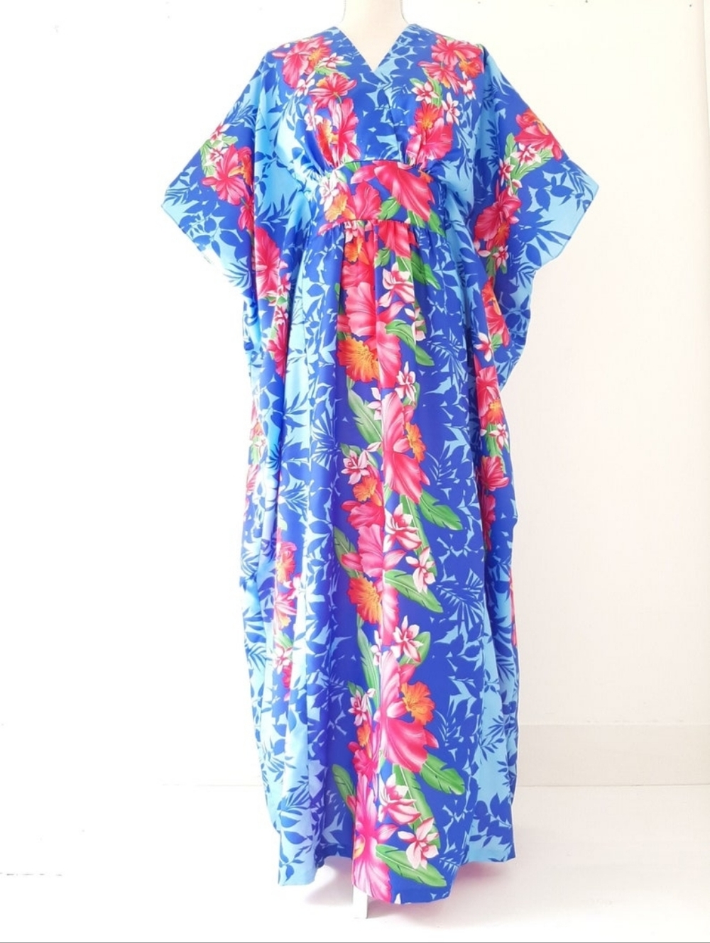 Vintage 1970s Hawaiian Caftan Mint Condition  Royal Creations Kimono Caftan OS